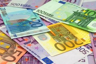 © M. Schuppich - Adobe Stock.com figure_photo: Euro-Scheine