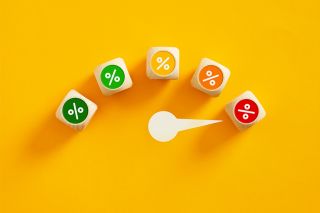 © Cagkan - Adobe Stock.com figure_photo: Tachometer mit Pfeil der den höchsten Prozentsatz anzeigt