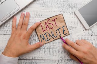 figure_photo: Last Minute