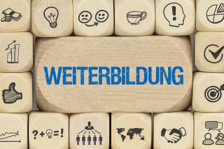 figure_photo: Schriftzug Weiterbildung