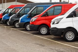 figure_photo: Verkauf gebrauchter Lieferwagen